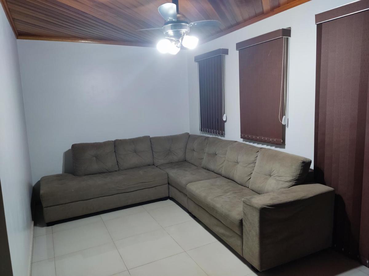 Casa Para Temporada 900 Metros Do Termas Dos Laranjais Villa Olimpia Exterior photo